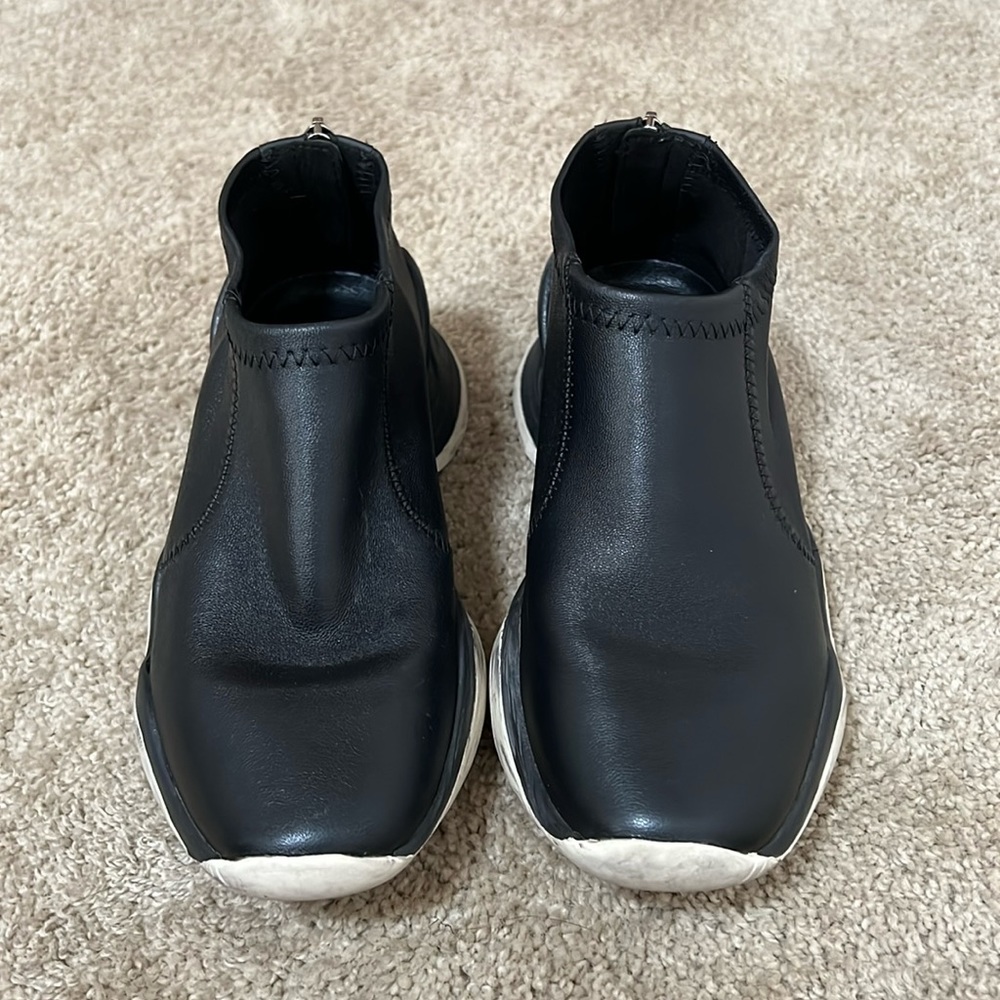 Marita Huurinainen black leather sneakers size 6